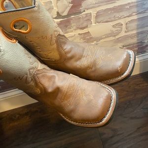 Kids size 12 cowboy boot